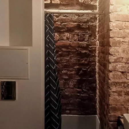 Unique Design, Hype Location! Apartmán