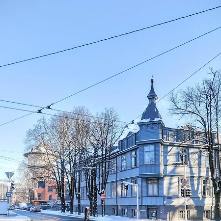 Unique Design, Hype Location! Apartmán